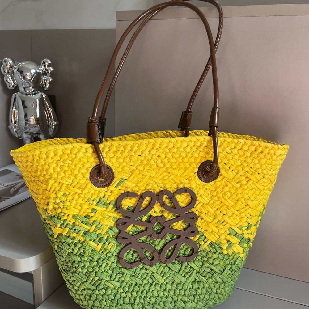 LOEWE 50x25x28cm straw bag